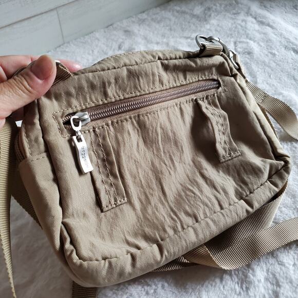 Baggallini Triple Zip Bagg - Picture 5 of 11